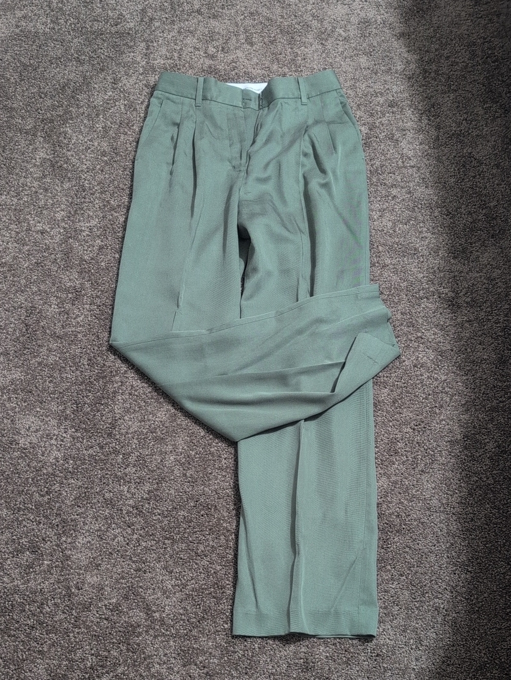Classic Women's Pleated Dress Pants - Green